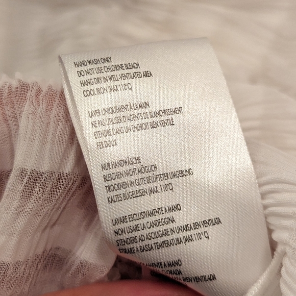 Eggie White Going Out Flowy Top Size XL - Picture 7 of 7